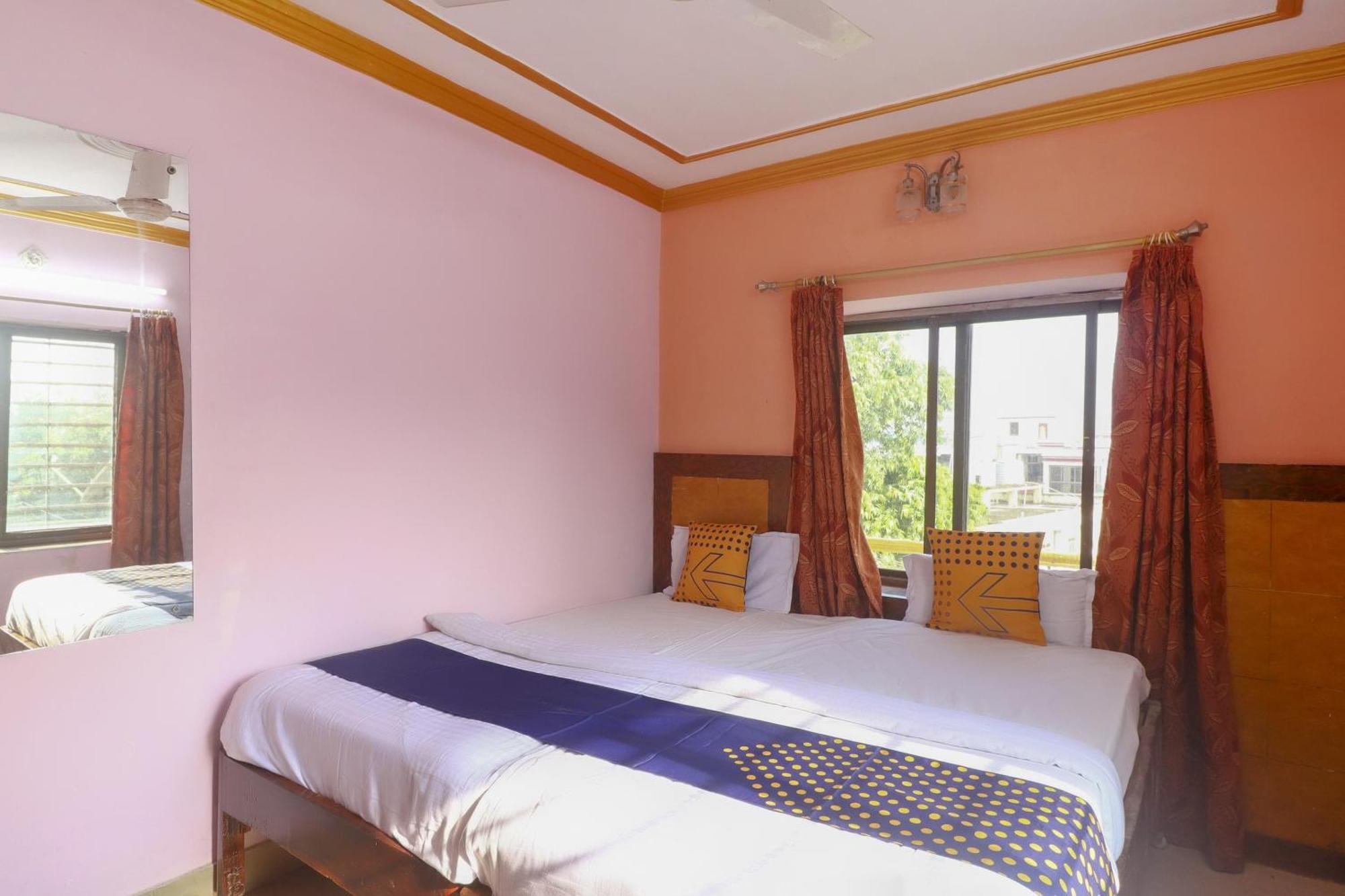 Spot On 75963 Hotel Prince Bodh Gaya Eksteriør bilde