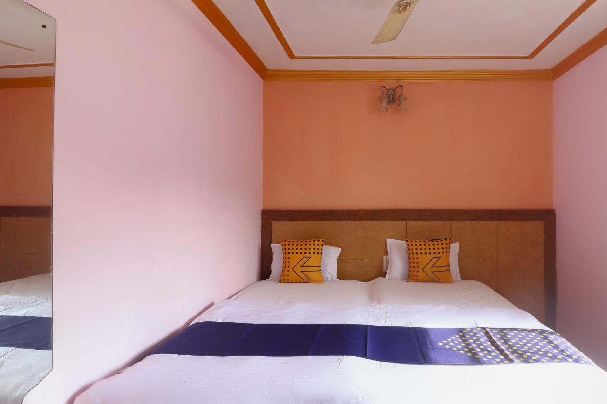 Spot On 75963 Hotel Prince Bodh Gaya Eksteriør bilde